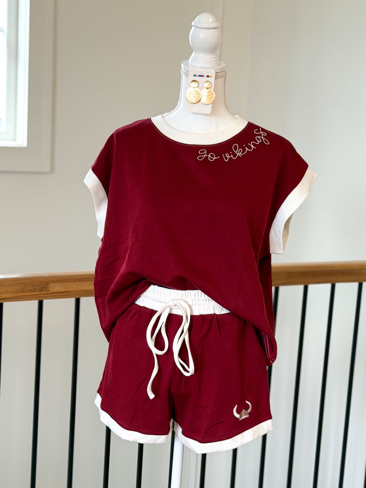 Maroon and White Set